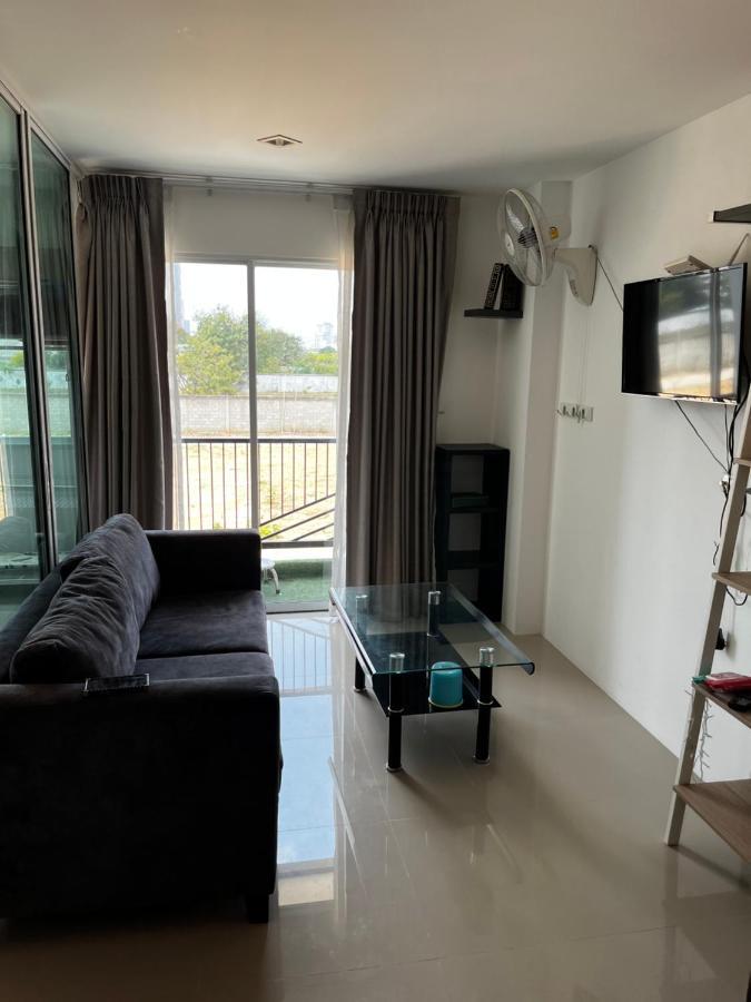 Trio Gems Condo Near Beach And Food Market Pantai Jomtien Luaran gambar